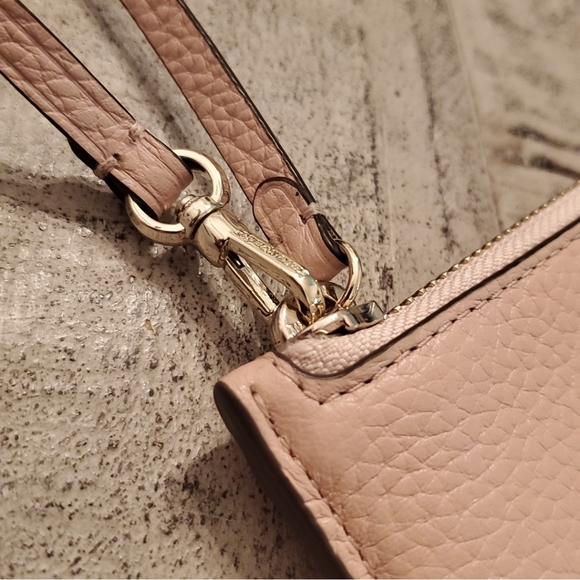 Kate Spade Wristlet - Picture 2 of 9